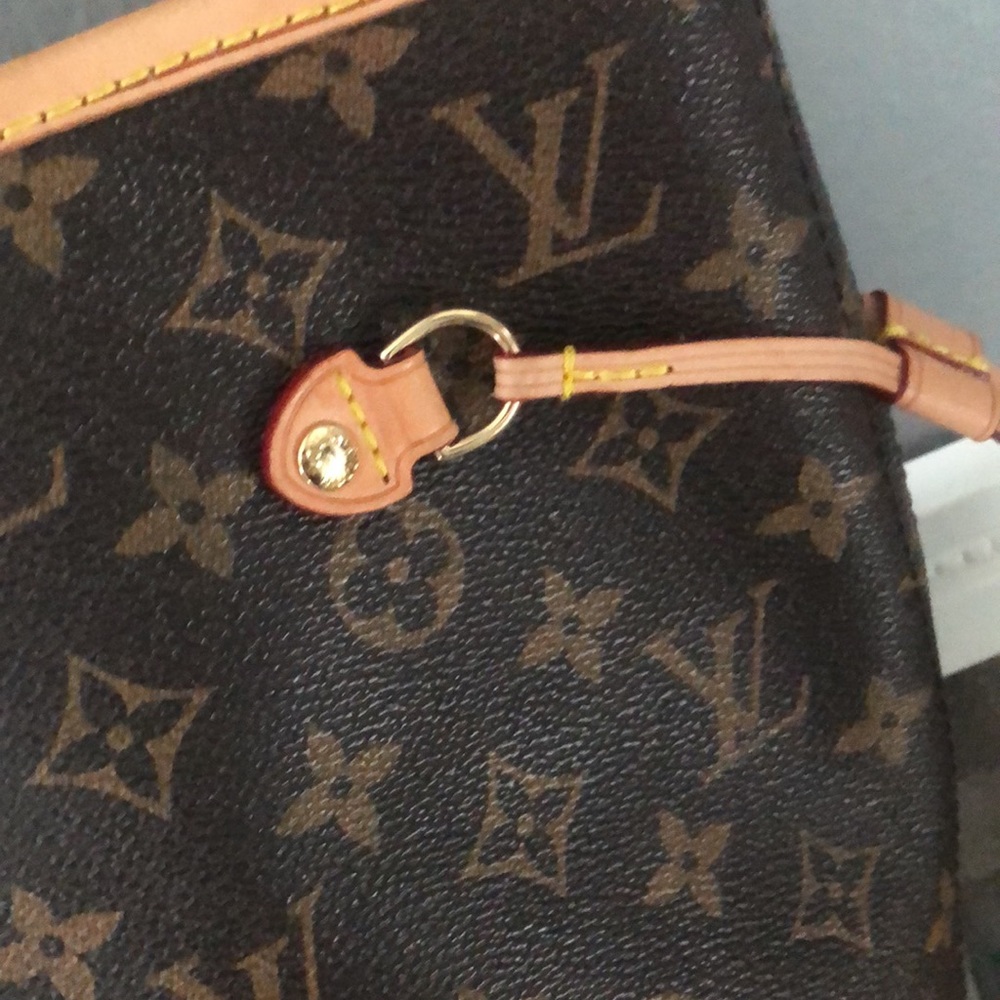 LV bag - Picture 5 of 17